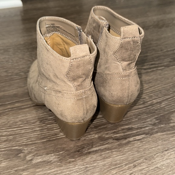 Express Suede Booties - Picture 3 of 4